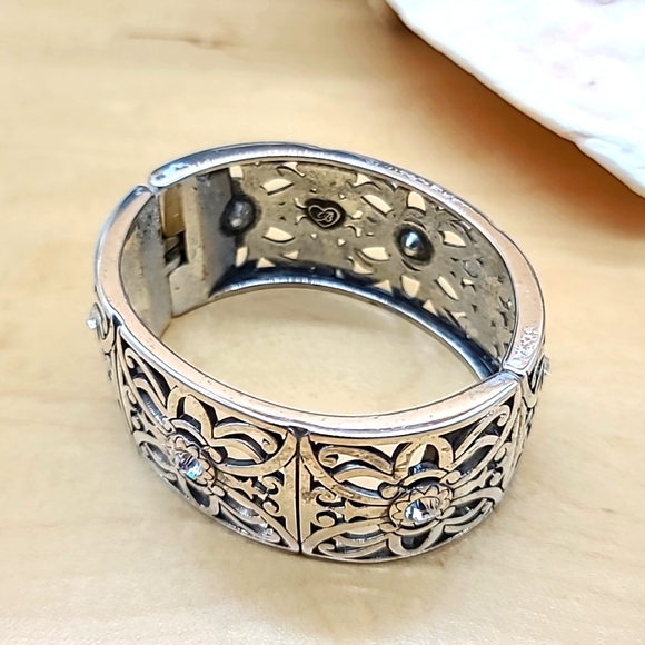 Brighton "BELMONTE" Hinged Floral Paneled Bangle with Swarovski Crystal Centers! - Picture 8 of 12